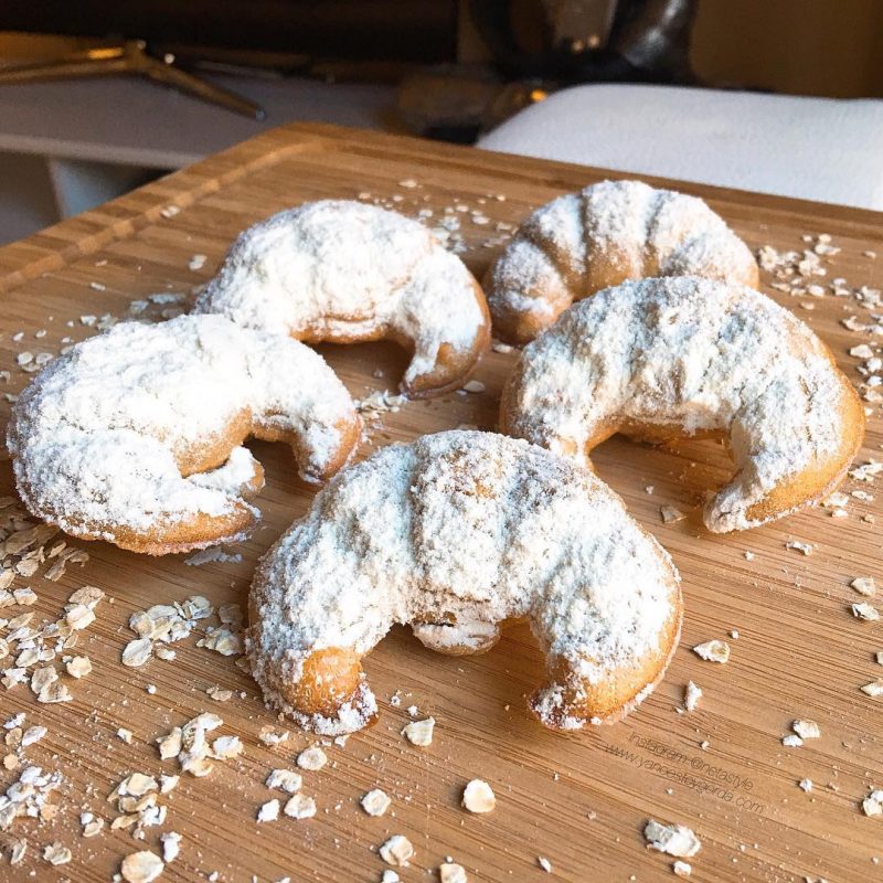 Croissants de avena nevaditos