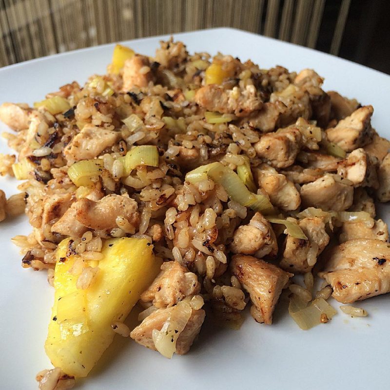 ARROZ CON POLLO Y PIÑA