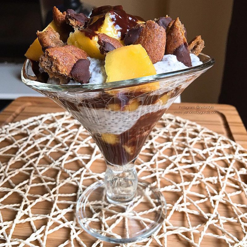 PUDDING DE CHÍA CON YOGUR Y MANGO