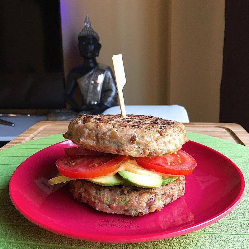Burguer de arroz, lentejas y pollo
