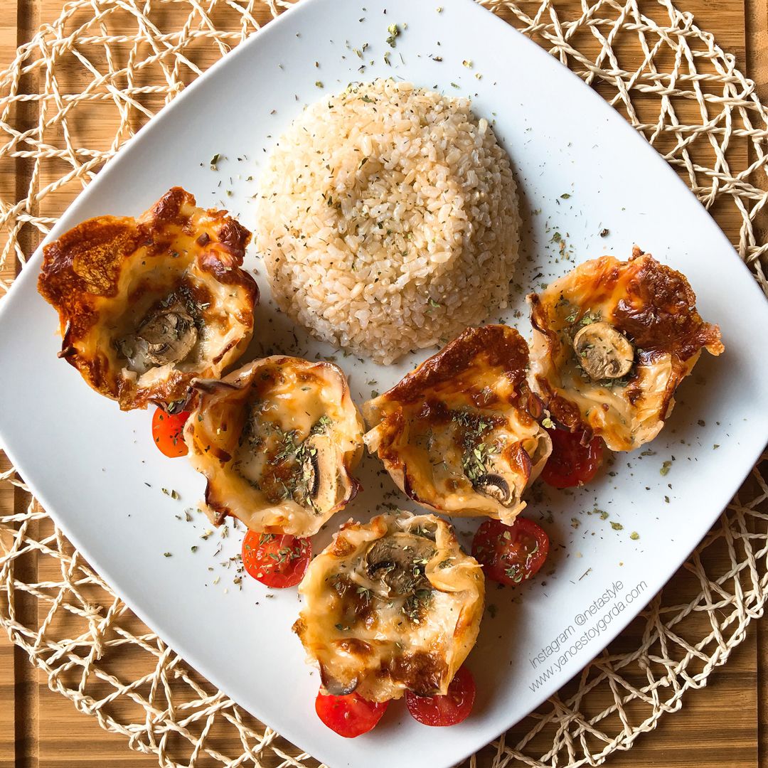 Rosas de pavo rellenas de champiñones