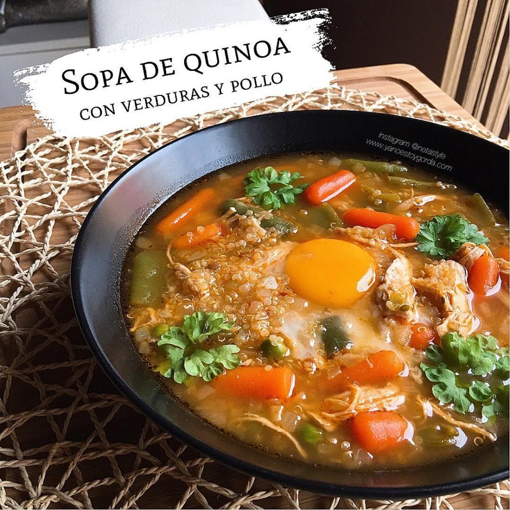 Sopa de quinoa con verduras y pollo