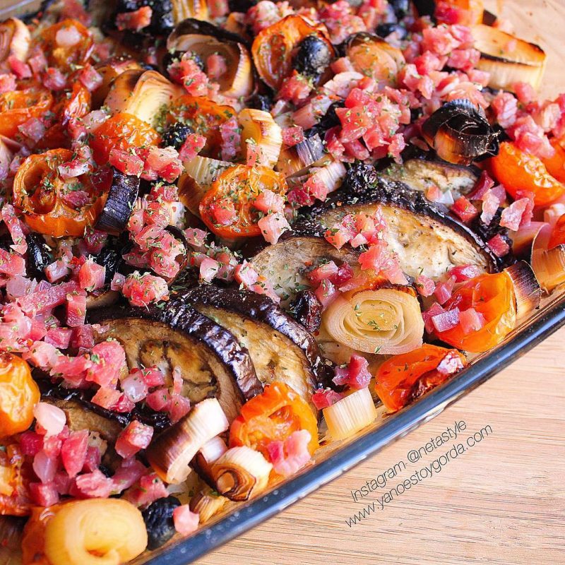 Berenjenas al horno con puerro y jamón