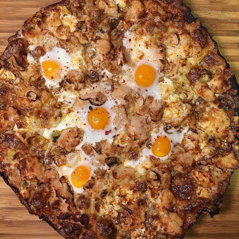 Pizza de espelta con pollo y queso de cabra