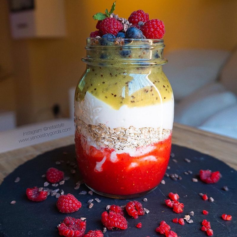 Parfait de fruta y queso fresco