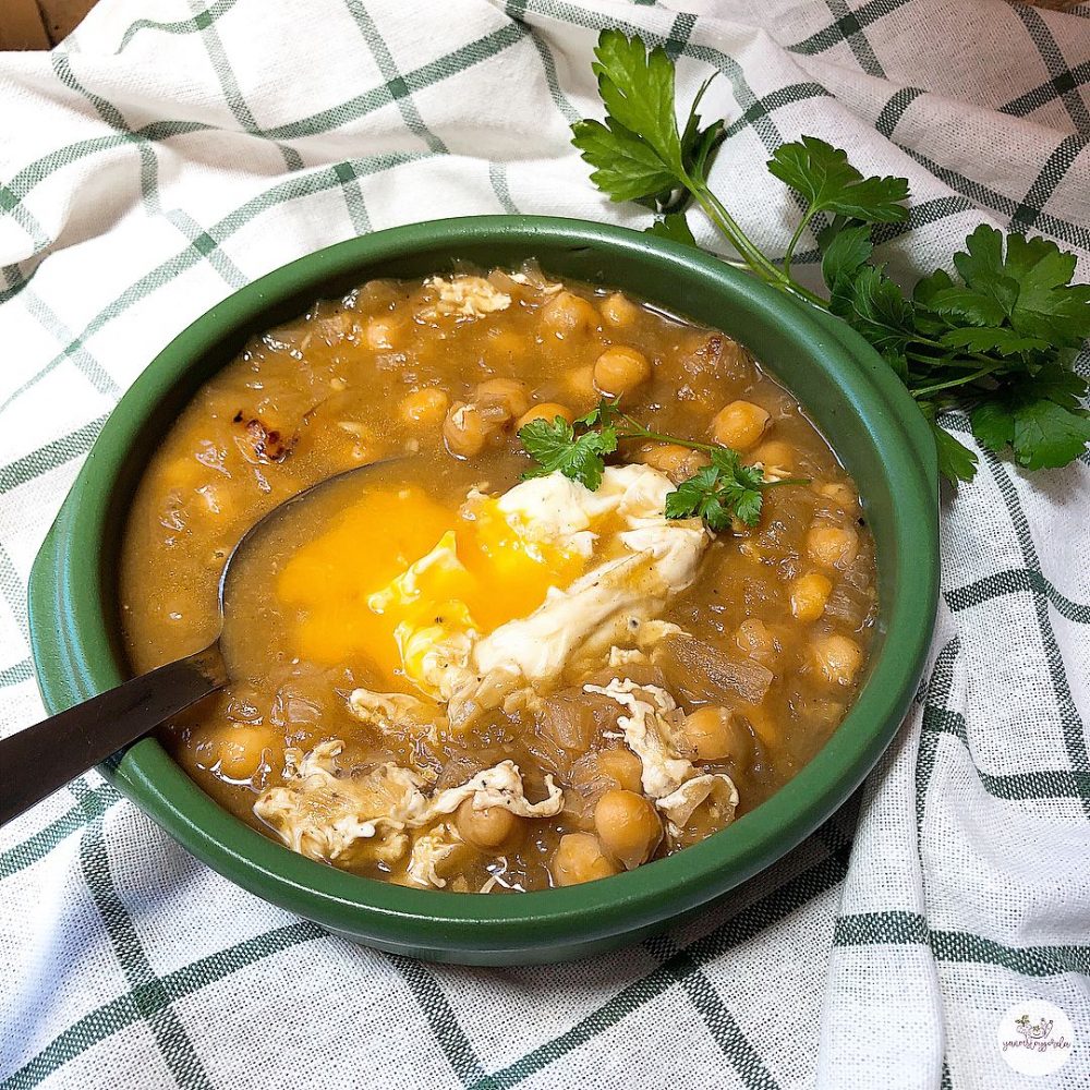 SOPA DE CEBOLLA Y GARBANZOS