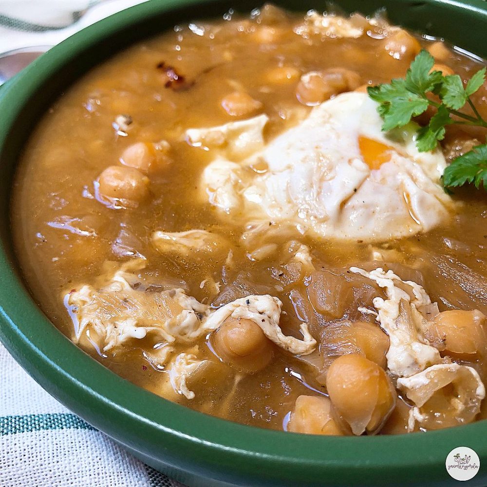 SOPA DE CEBOLLA Y GARBANZOS