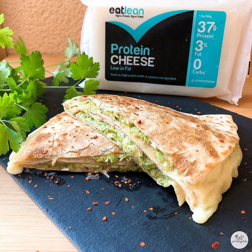 QUESADILLA DE QUINOA RELLENA DE BRÓCOLI Y QUESO