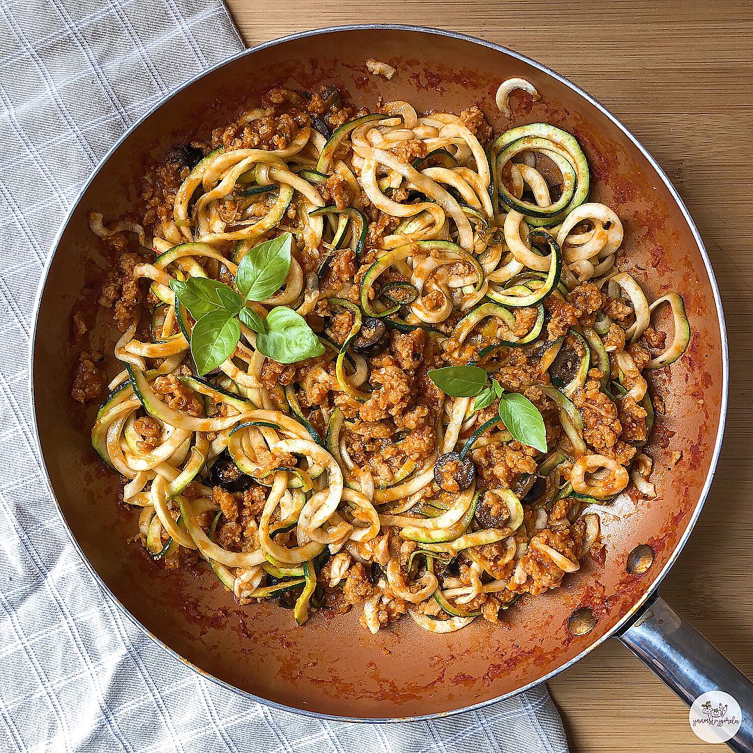espaguetis de calabacín a la boloñesa vegana picante