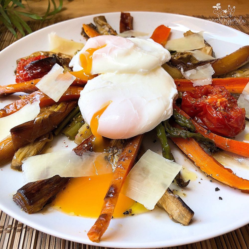 VERDURAS ASADAS CON HUEVOS