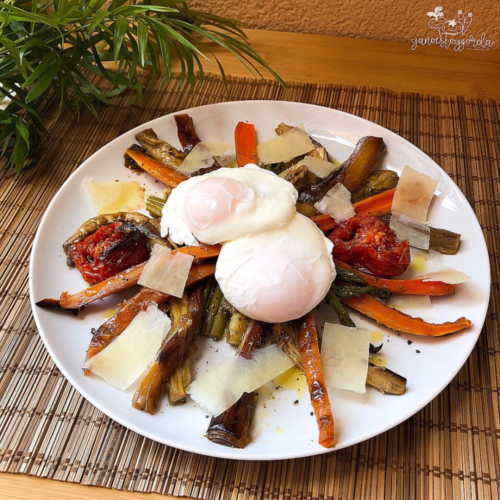 VERDURAS ASADAS CON HUEVOS