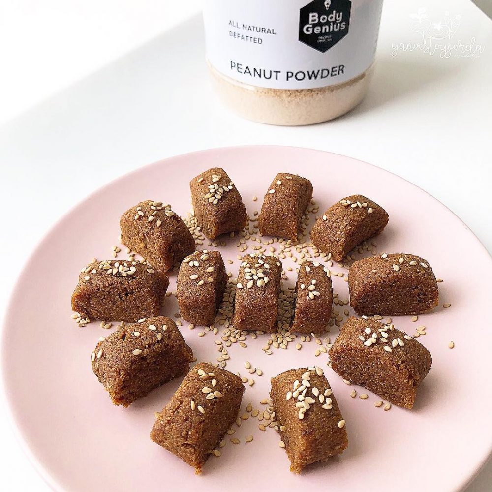 Bocaditos de dátil al cacahuete