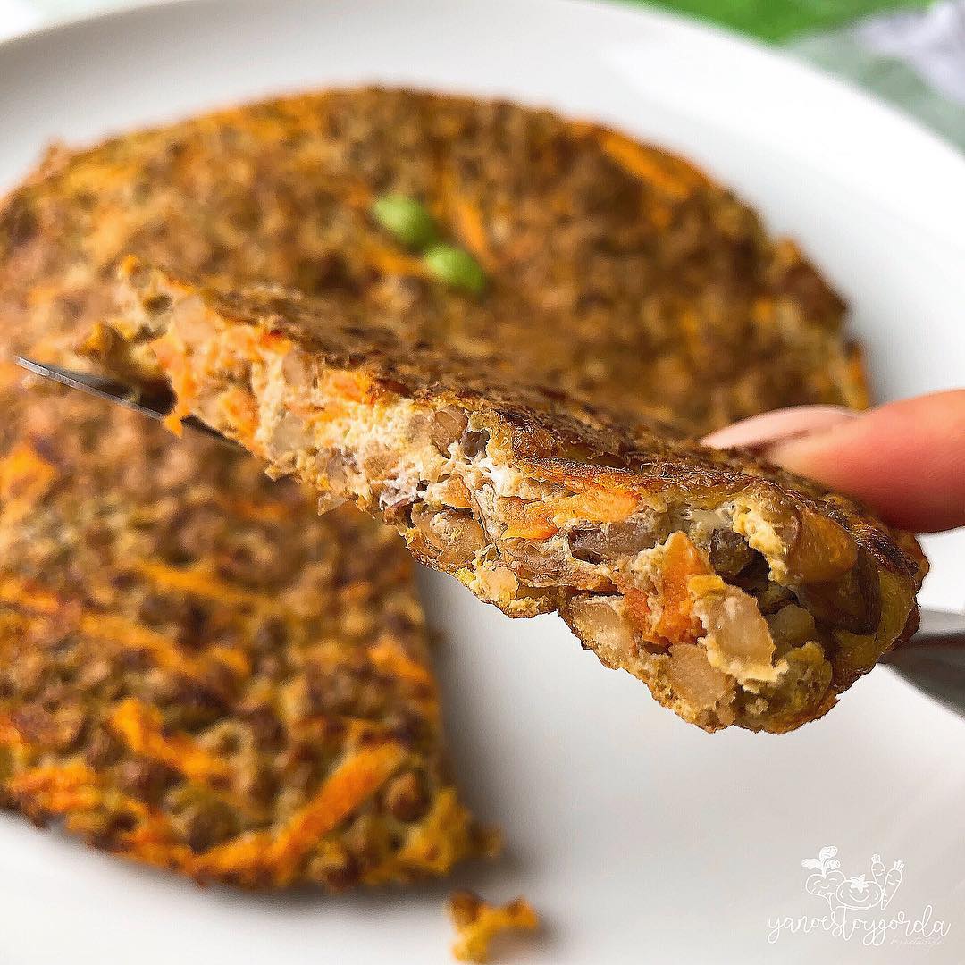 Tortilla de lentejas con zanahoria y curry