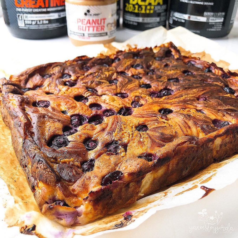 Cheesecake de cacahuetes y arándanos