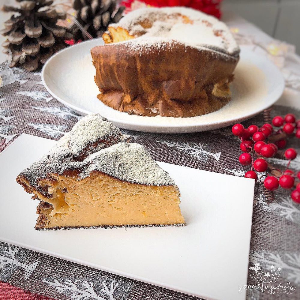Tarta de yogur griego y queso