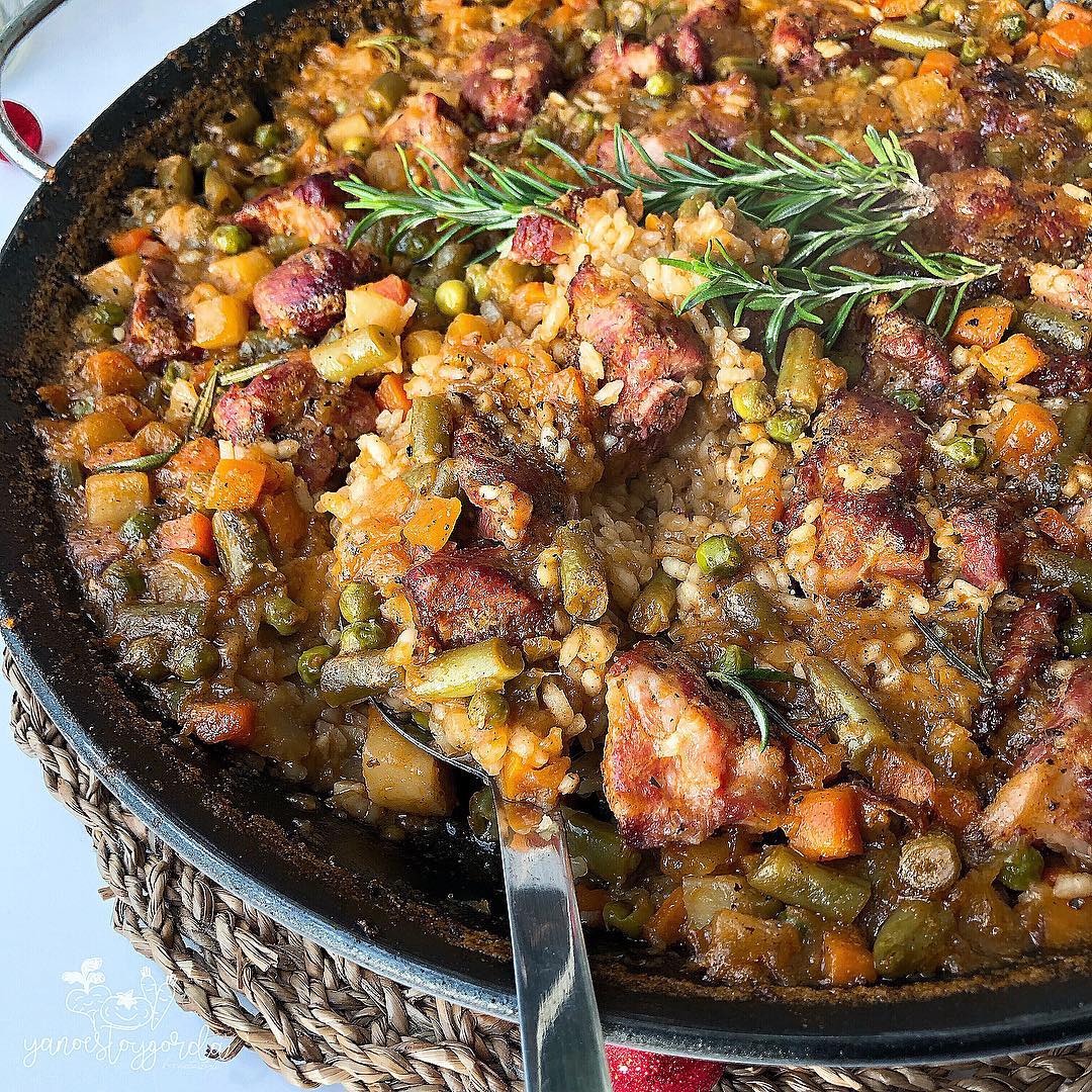 arroz con costillas de cerdo y patatas