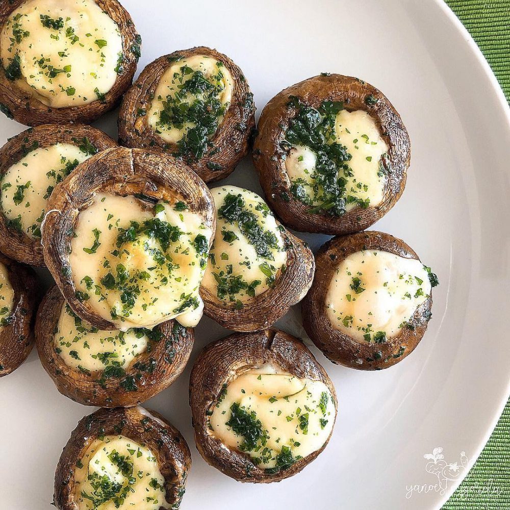 CHAMPIÑONES RELLENOS DE QUESO
