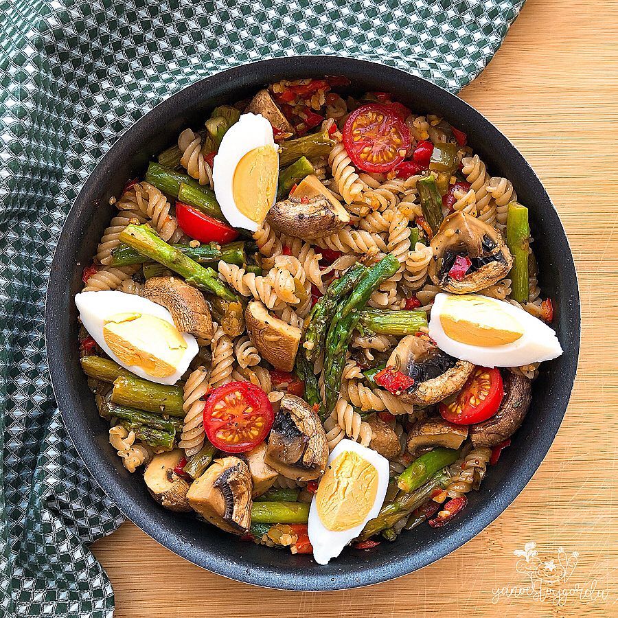 pasta de arroz integral con verduras