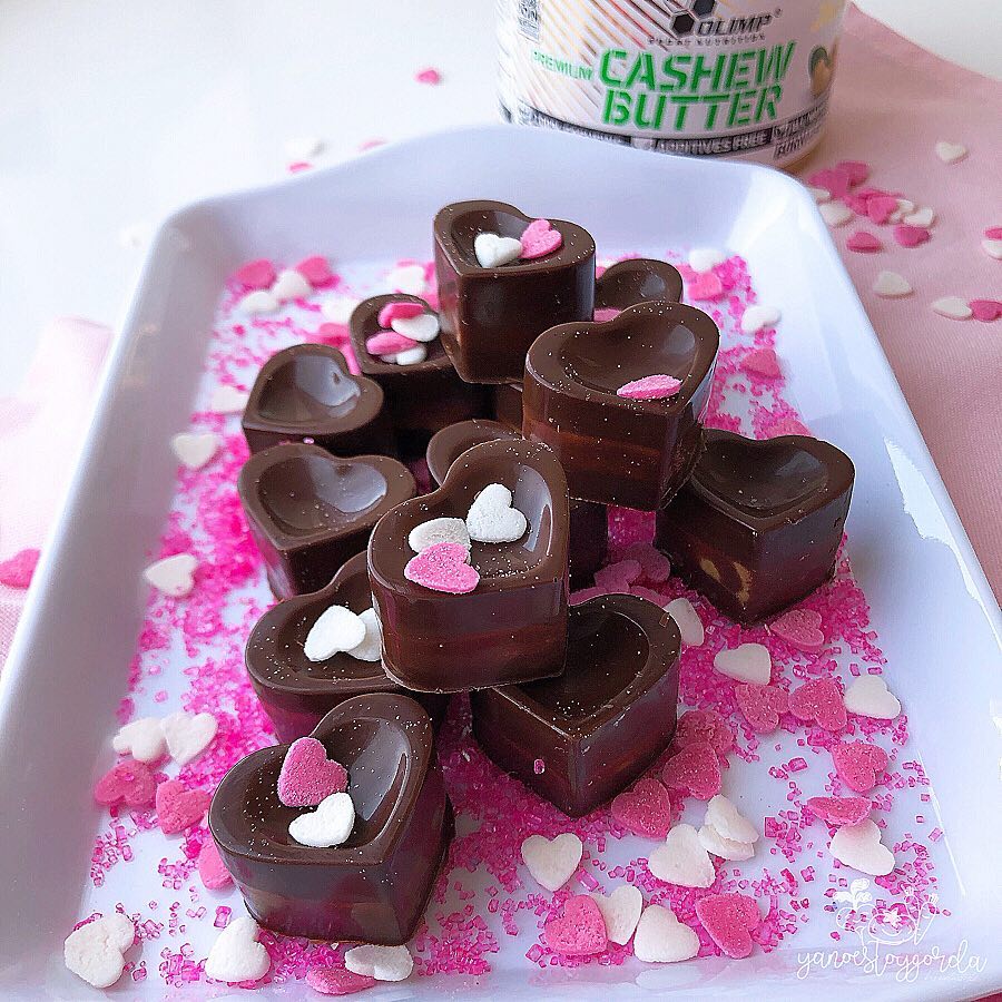 bombones de cacao rellenos de manteca de anacardos