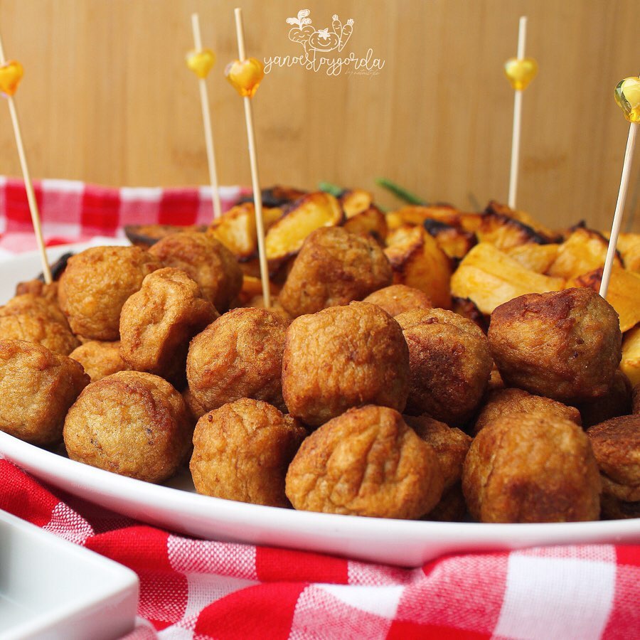 albóndigas de pollo con patatas al horno