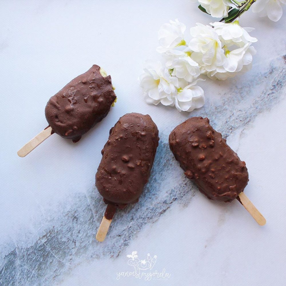 HELADO DE AGUACATE Y PLÁTANO CON NUECES