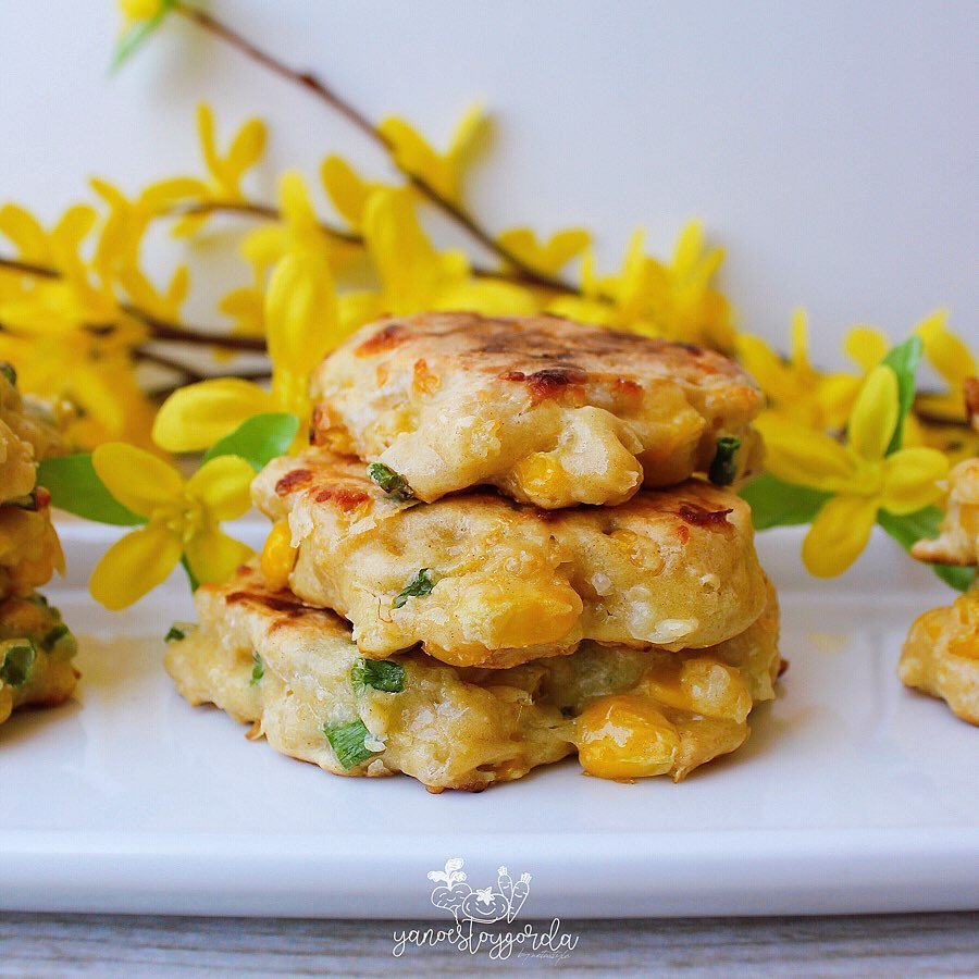 tortas de maíz y cebollino