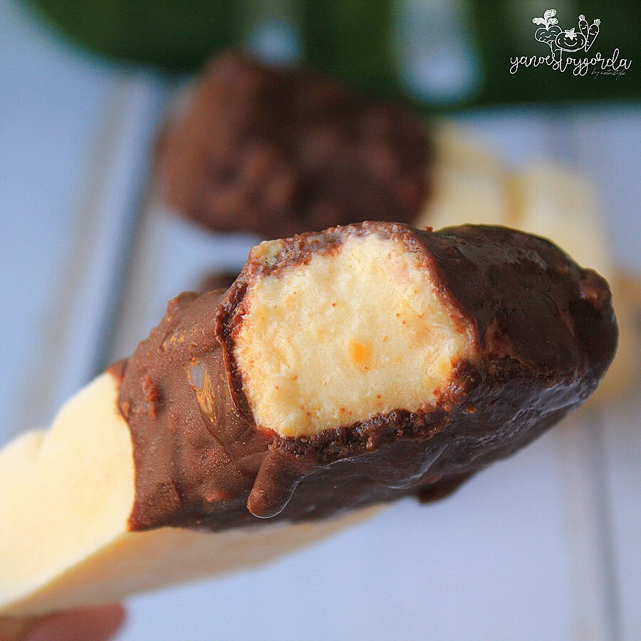 helado de mango y piña con nueces