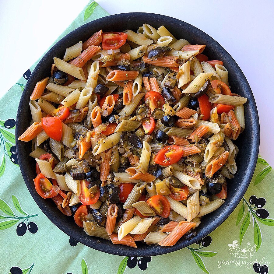 pasta con berenjenas y aceitunas