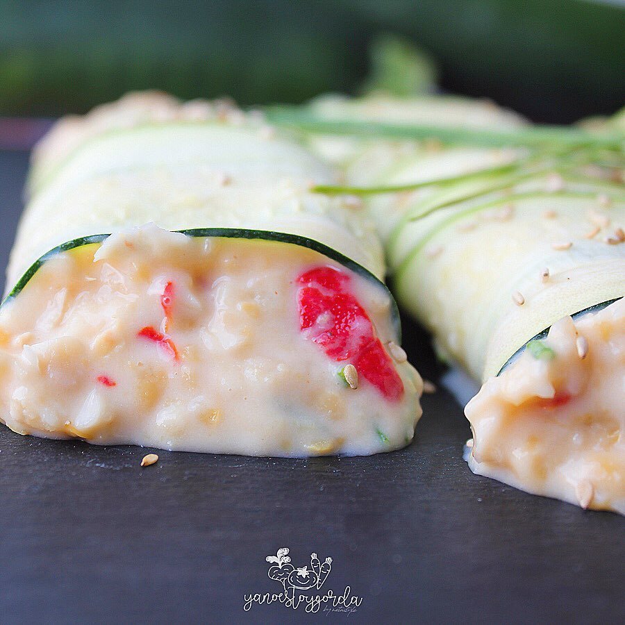 canelones de calabacín rellenos de crema de garbanzos