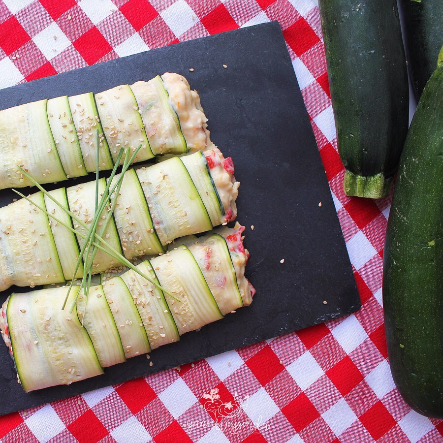 canelones de calabacín rellenos de crema de garbanzos