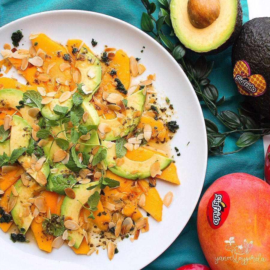 ENSALADA TROPICAL A LA MENTA CON VINAGRETA DE JENGIBRE