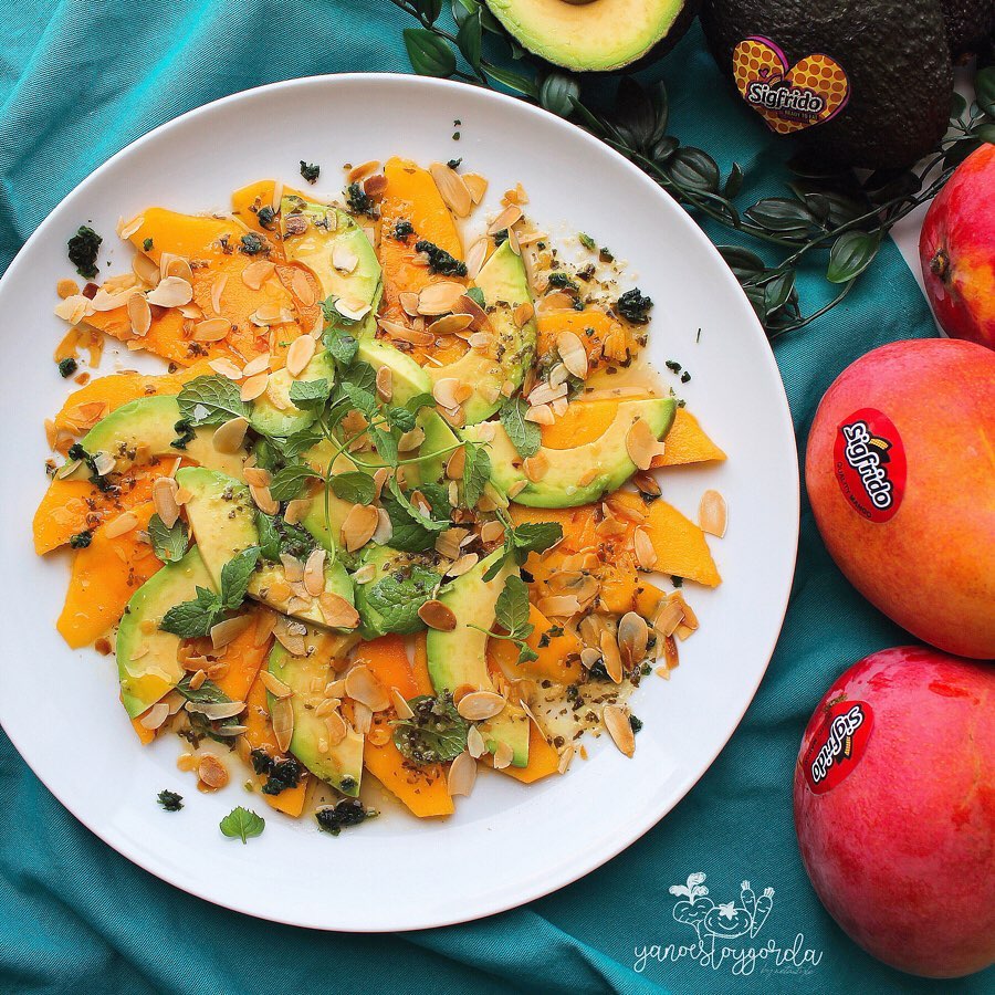 ENSALADA TROPICAL A LA MENTA CON VINAGRETA DE JENGIBRE