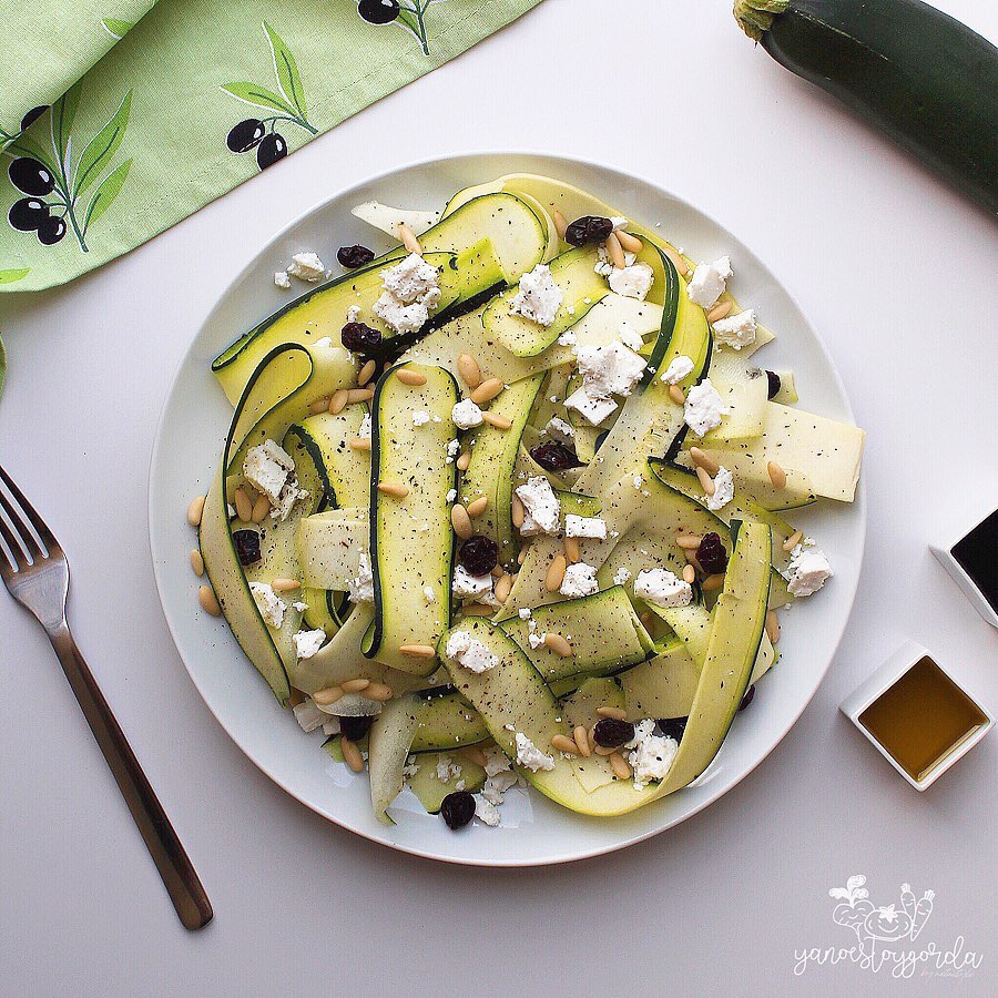 ensalada de calabacín y queso de cabra