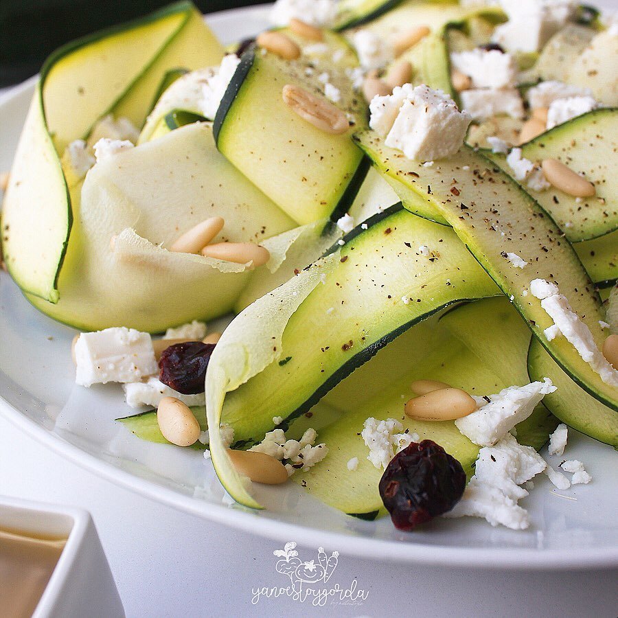 ensalada de calabacín y queso de cabra