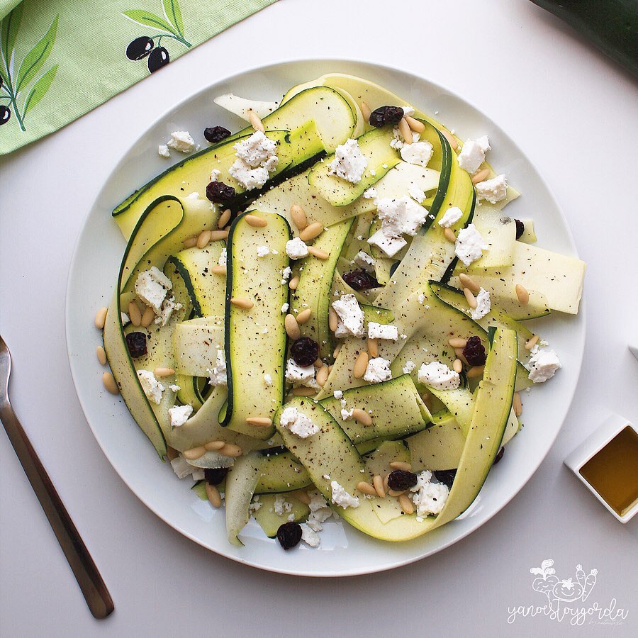 ensalada de calabacín y queso de cabra