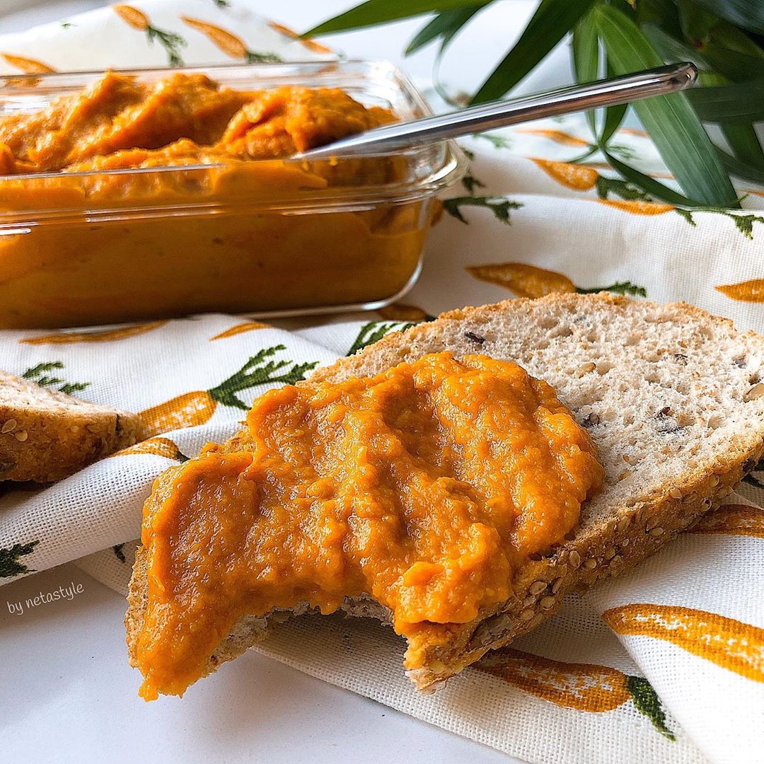 salsa romesco de zanahorias y tomates asados