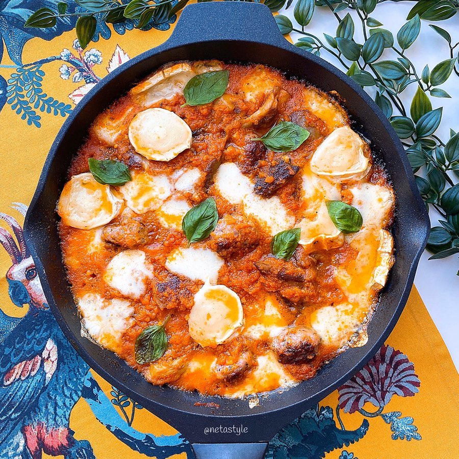 ALBÓNDIGAS CON TOMATE Y QUESO DE CABRA