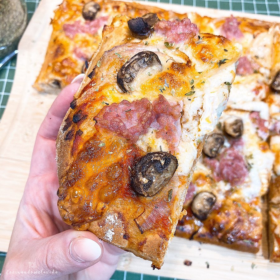 PIZZA CON POLLO Y CHAMPIÑONES