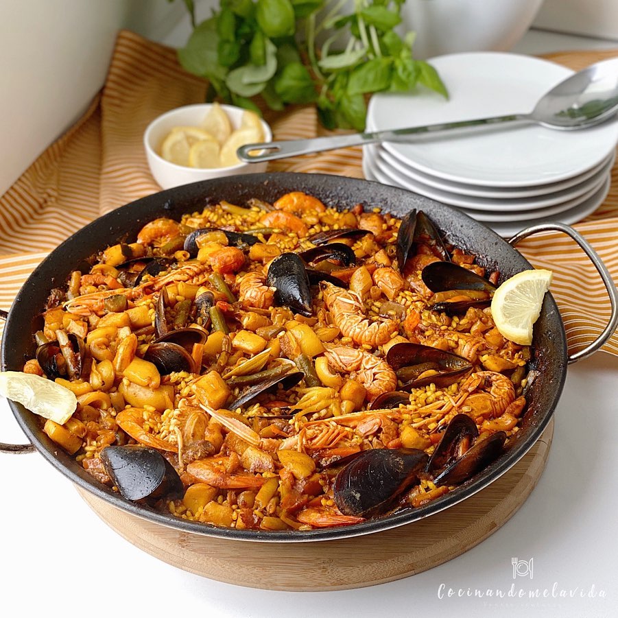 arroz con frutos del mar y verduras