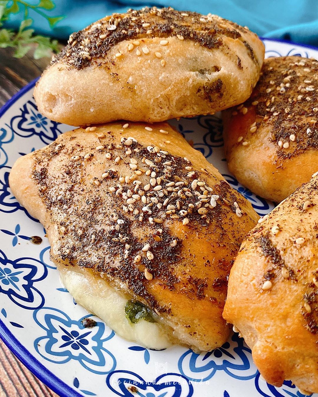 mini calzones de espelta rellenas de espinacas y queso