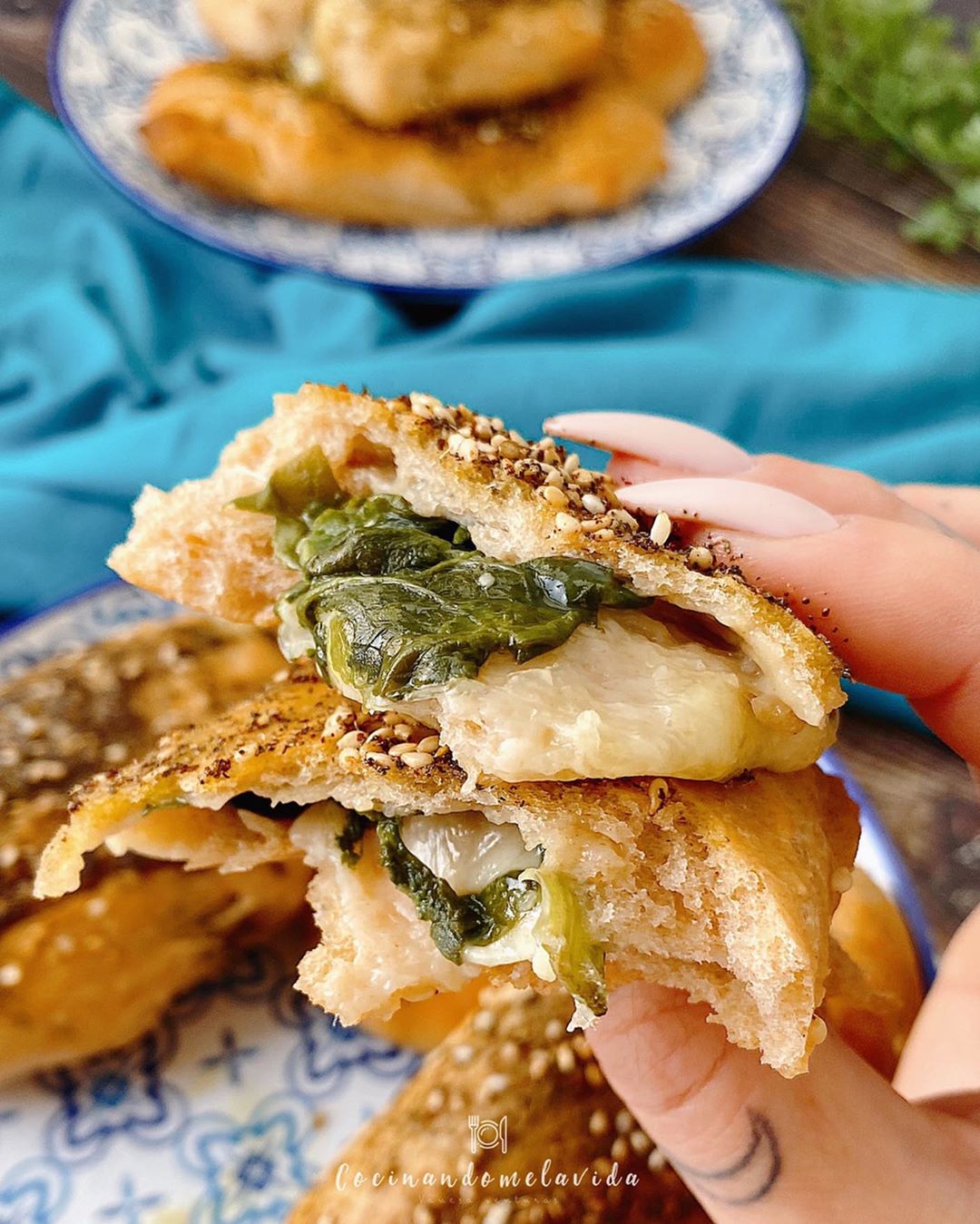 mini calzones de espelta rellenas de espinacas y queso