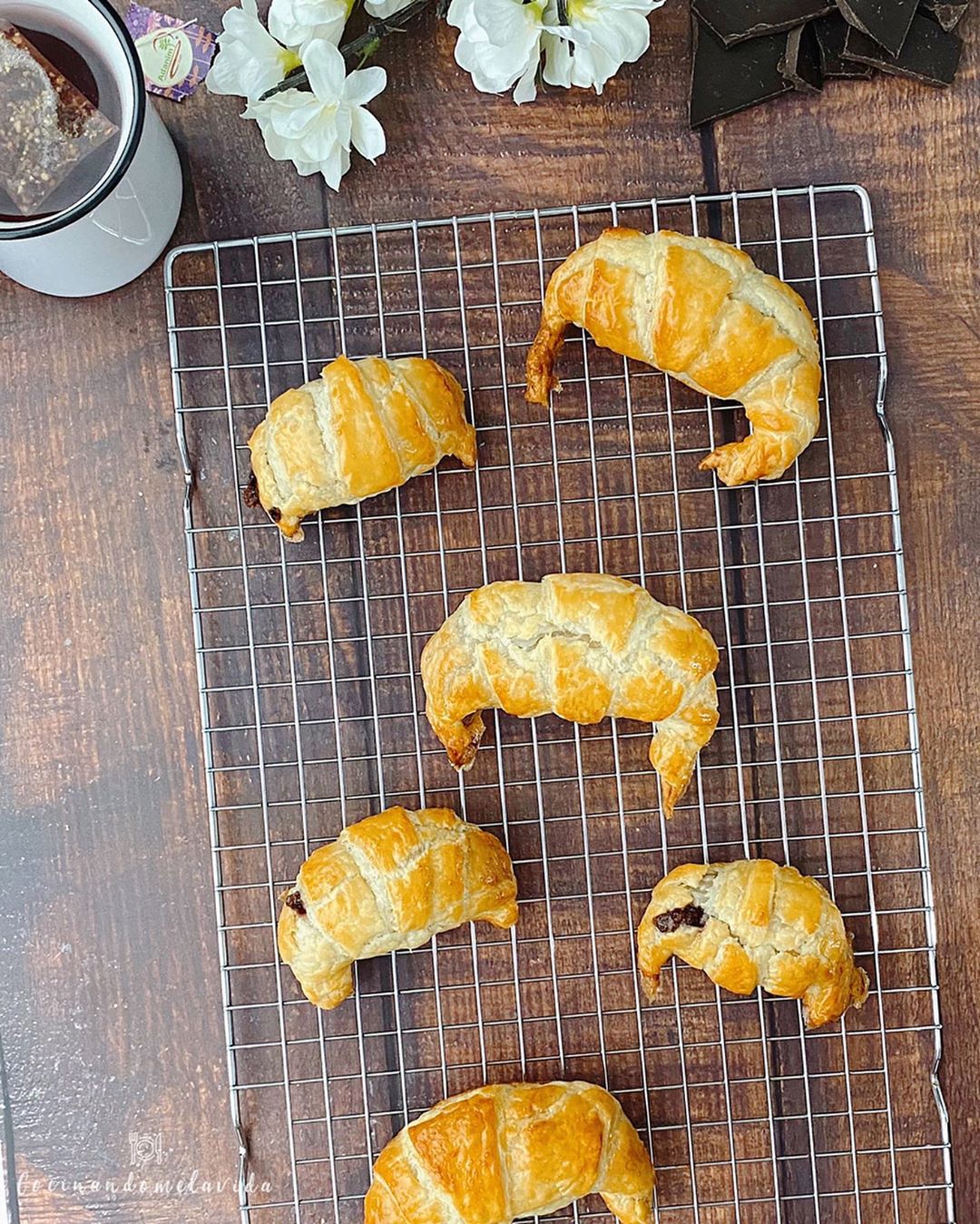 cruasanes rellenos de crema de avellanas y chocolate