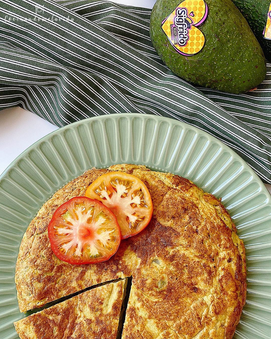 tortilla de aguacate y patata