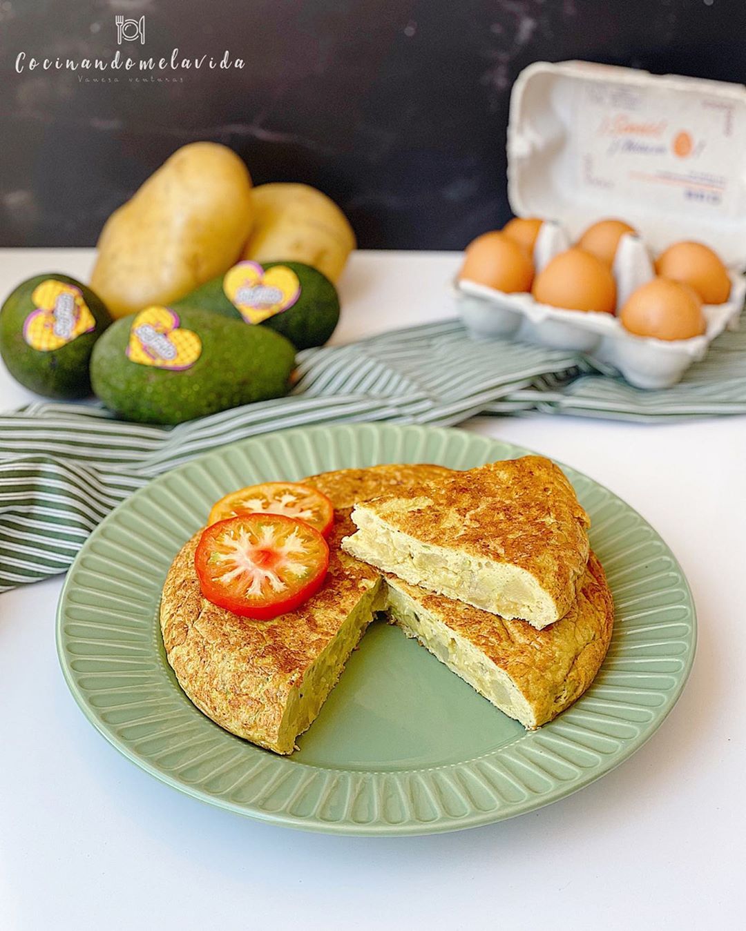 TORTILLA DE AGUACATE Y PATATA