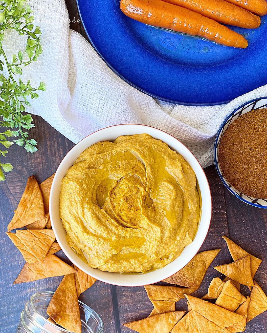 HUMMUS DE ZANAHORIA ASADAS AL CURRY