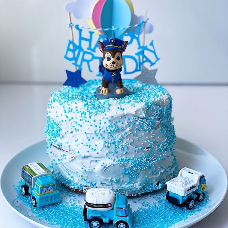 TARTA DE CUMPLEAÑOS CON NATA VEGETAL