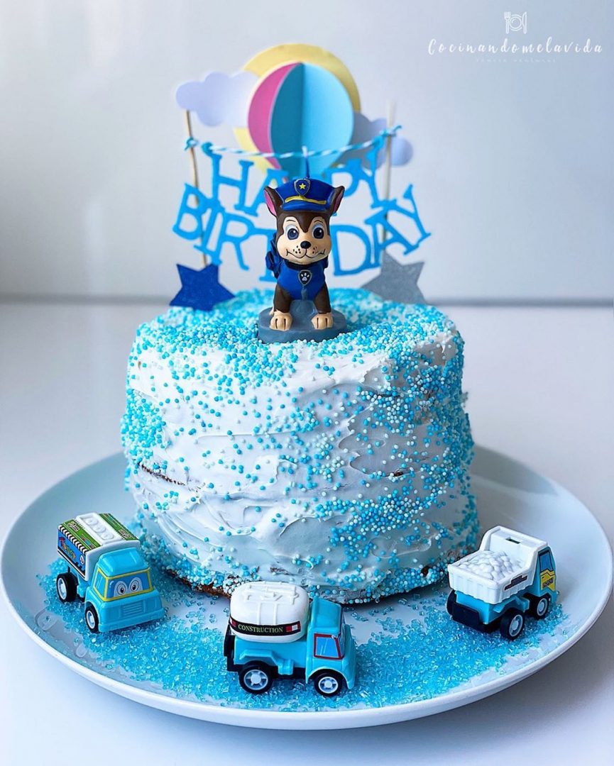 TARTA DE CUMPLEAÑOS CON NATA VEGETAL