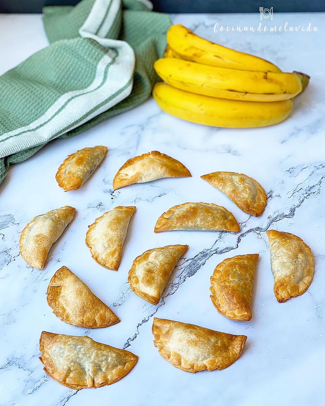 empanadillas rellenas de cacahuete y chocolate