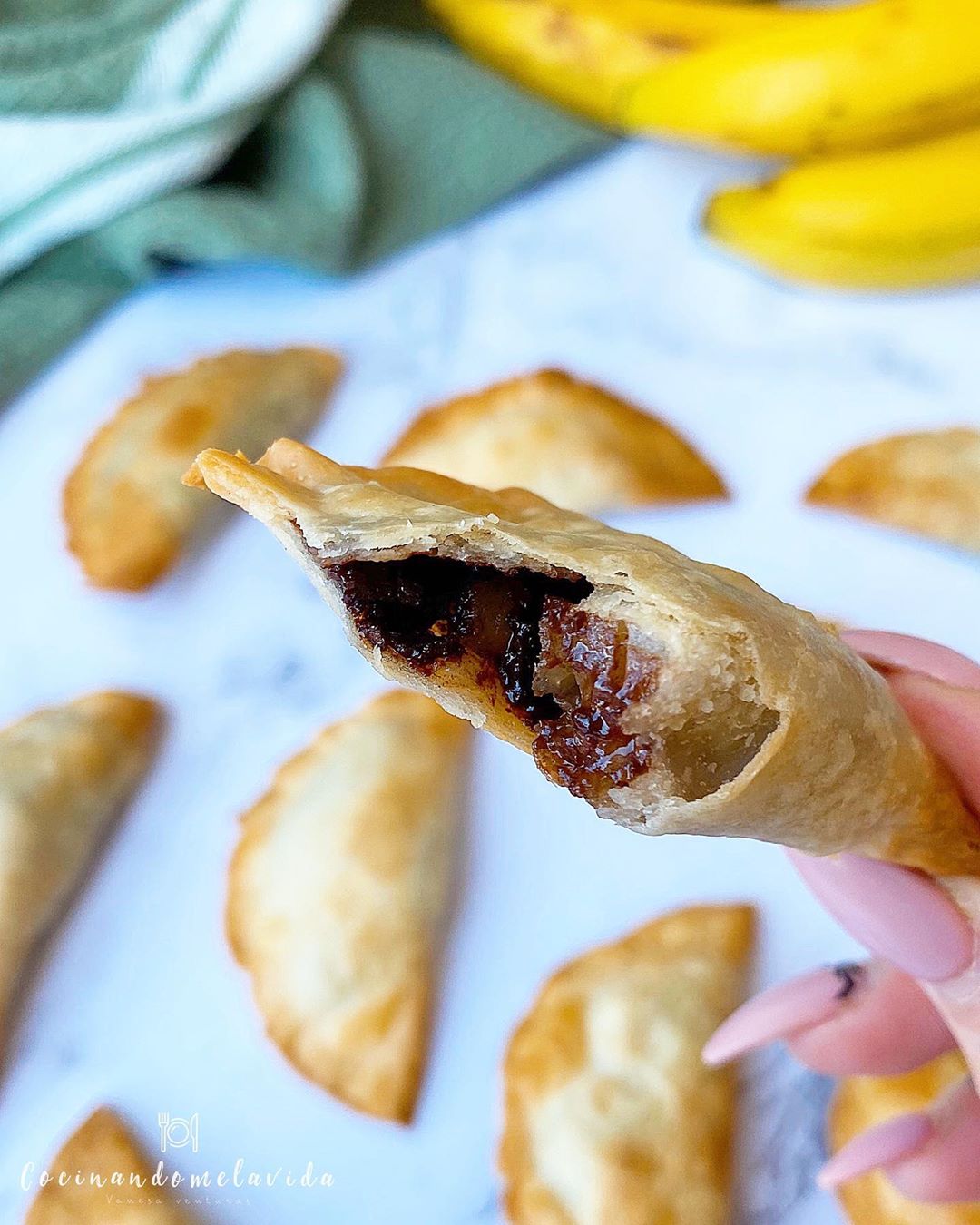 empanadillas rellenas de cacahuete y chocolate