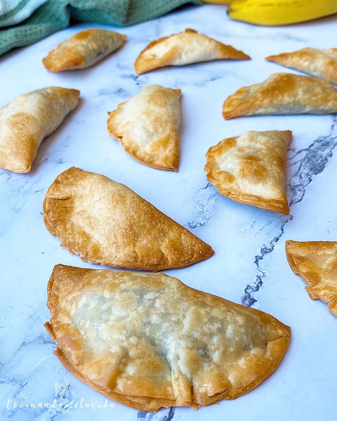 empanadillas rellenas de cacahuete y chocolate